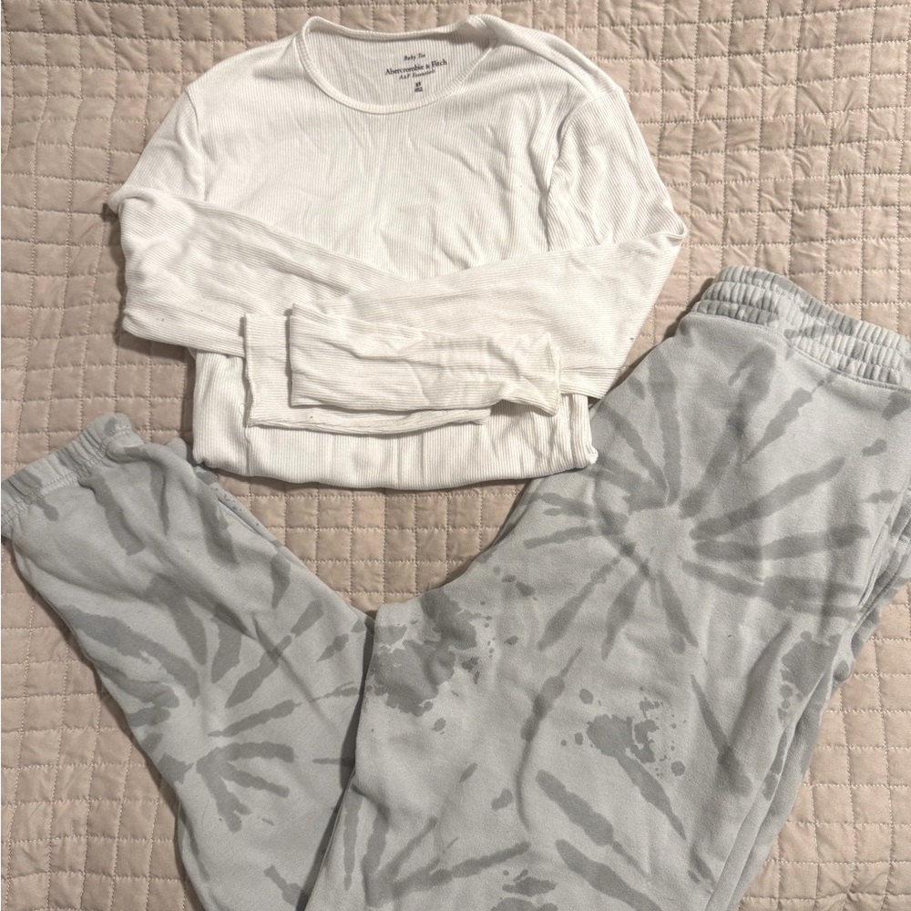 Cozy Abercrombie shirt and sweats
